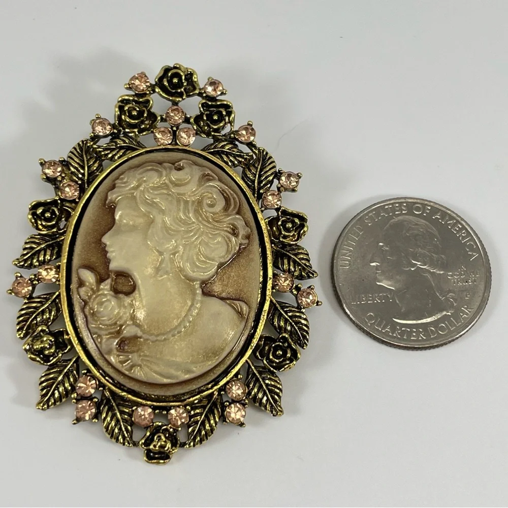 Cameo Brooch Pin Gold Tone Floral Design Vintage Look Champagne Rhinestones